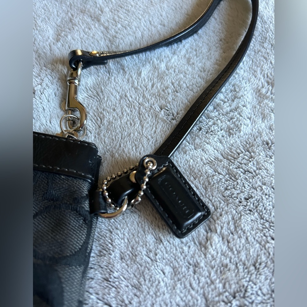 Coach Wristlet - Picture 4 of 5